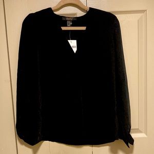 Forever 21 Black long sleeve v-neck blouse, NWT